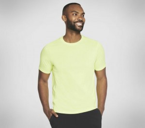 Camiseta Skechers GO DRI Charge Tee Hombre Amarillos | 457120PKU